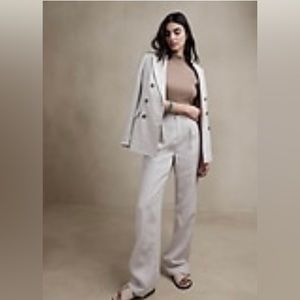 Banana Republic Palma Straight-Leg Linen
Pant
Color: Natural Linen Beige